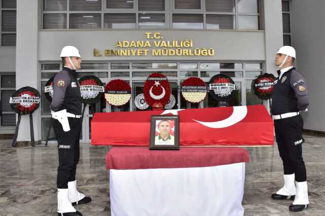 Trafik kazasına müdahale eden polis, iki aracın çarpması sonucu şehit düştü Trafik kazasına müdahale eden polis, iki aracın çarpması sonucu şehit düştü