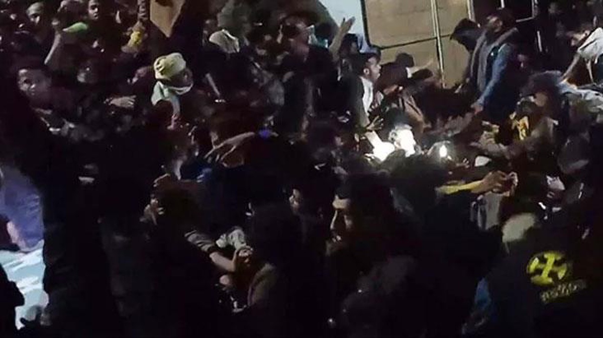 Yemen\'da bayram fitresi izdihama yol açtı! 78 kişi hayatını kaybederken, 150\'den fazla kişi yaralandı