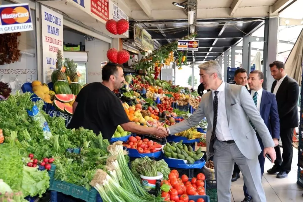 Marmaris Belediye Başkanı Mehmet Oktay Bayramı Esnaf ve Vatandaşlarla Geçirdi