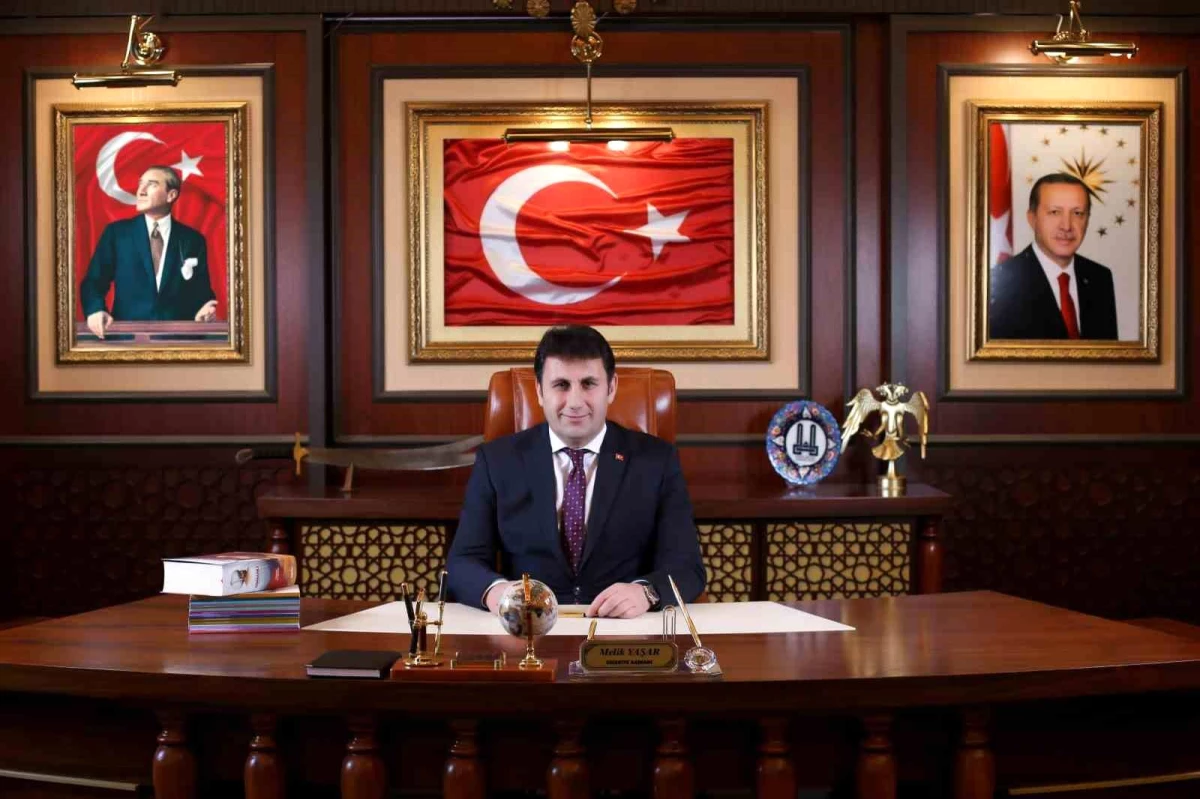 Çat Belediye Başkanı Melik Yaşar Ramazan Bayramı\'nı kutladı