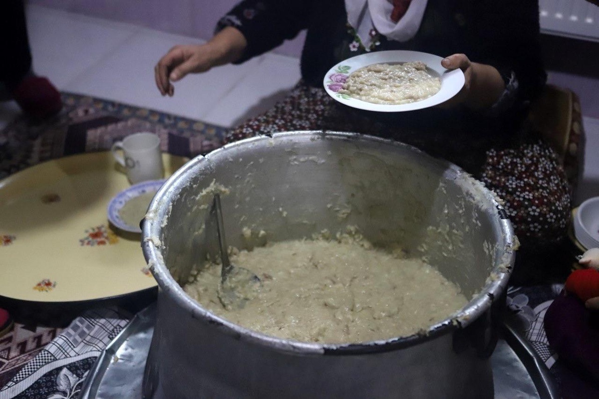 Ağrı\'da Bayram Namazı Sonrası Halise Yemeği İkram Edildi