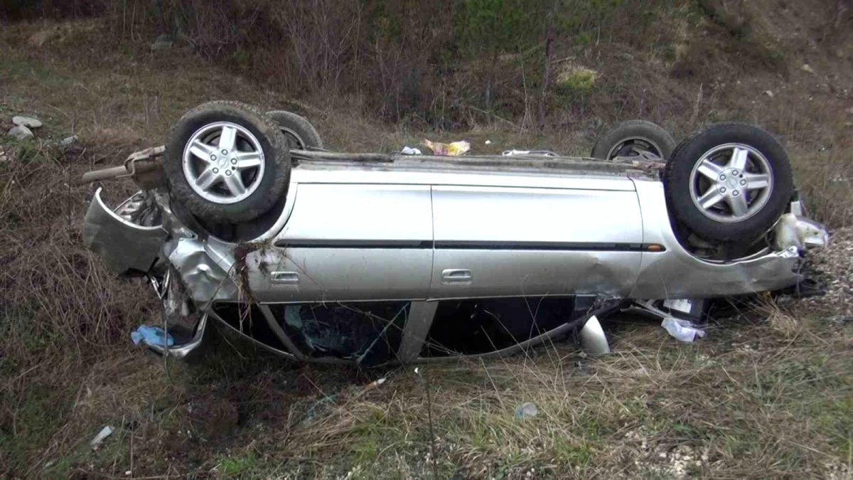 Kastamonu\'da Otomobil Takla Attı: 1 Ölü, 4 Yaralı
