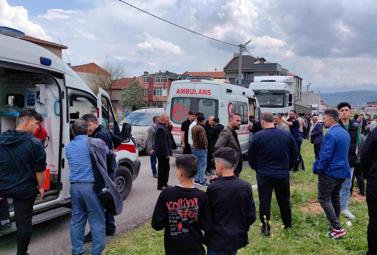 Bursa\'da bayramlaşma sırasında çıkan kavgada 10 kişi yaralandı