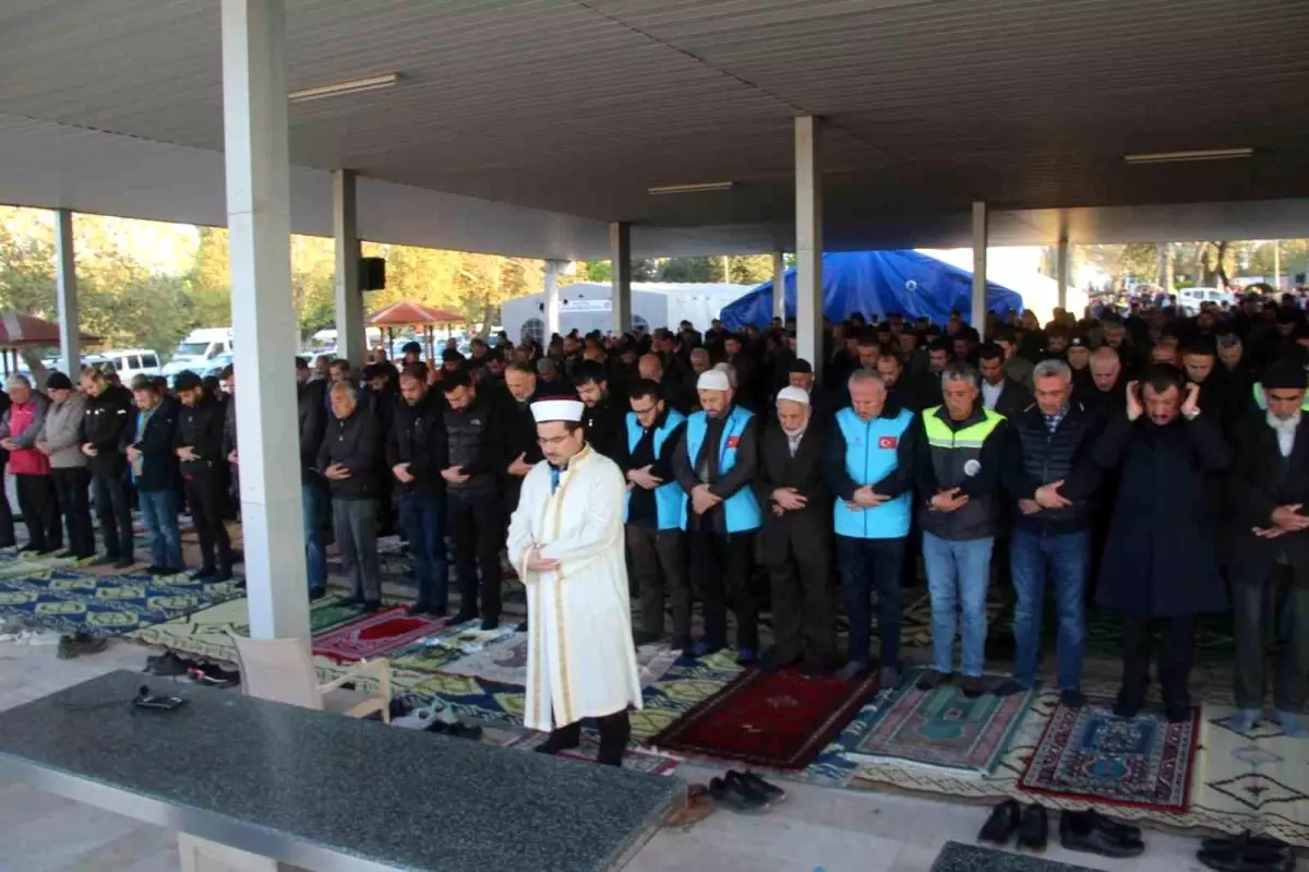 Malatya earthquake victims experience bittersweet Eid al-Fitr