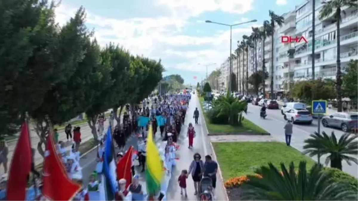 Antalya\'da 23 Nisan kutlamaları sevgi korteji ile başladı