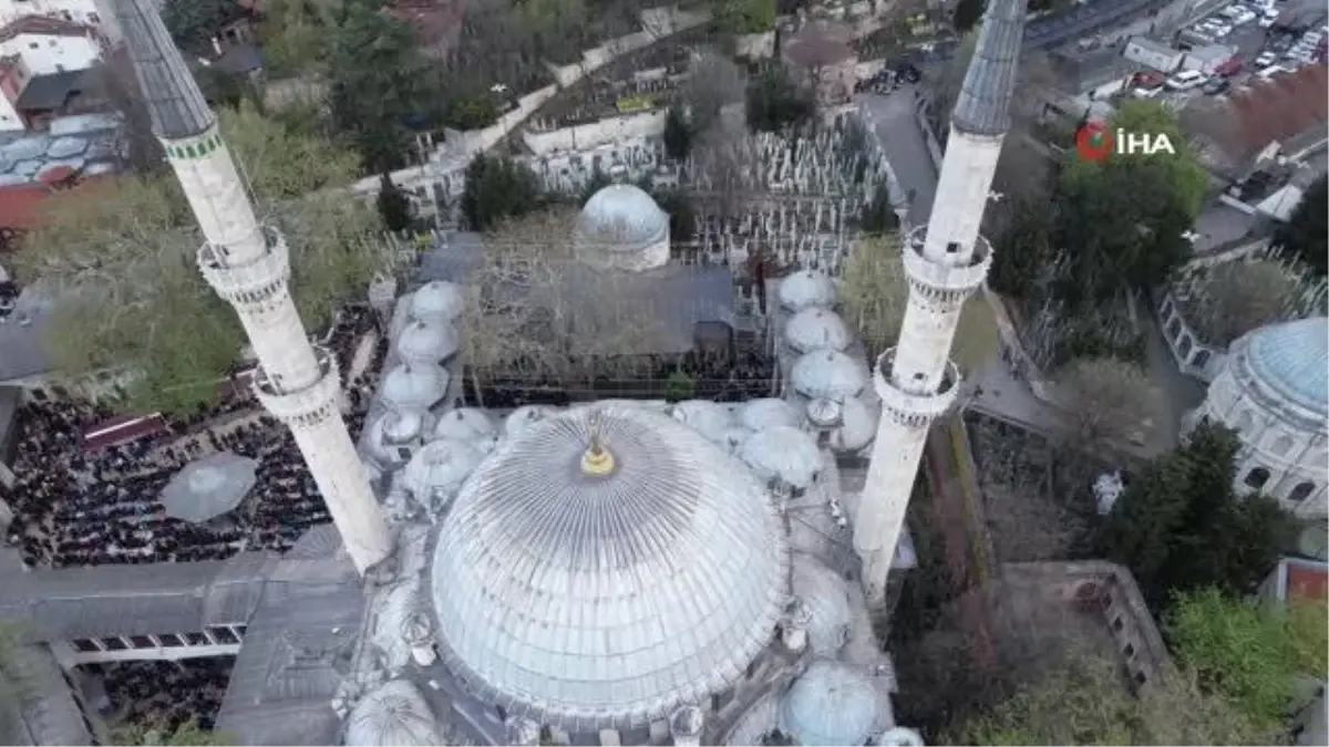 Eyüp Sultan Camiinde Bayram Coşkusu