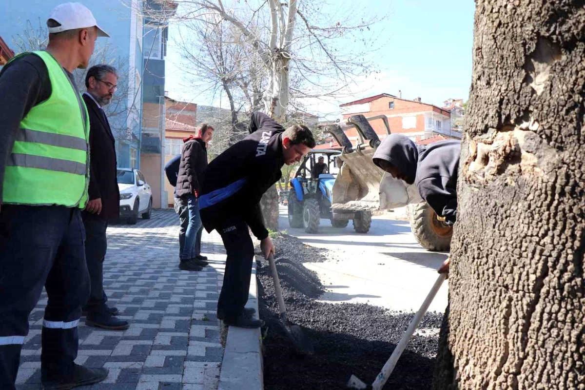 Bilecik Gölpazarı\'nda Yarı Olimpik Yüzme Havuzu Yapımı Devam Ediyor