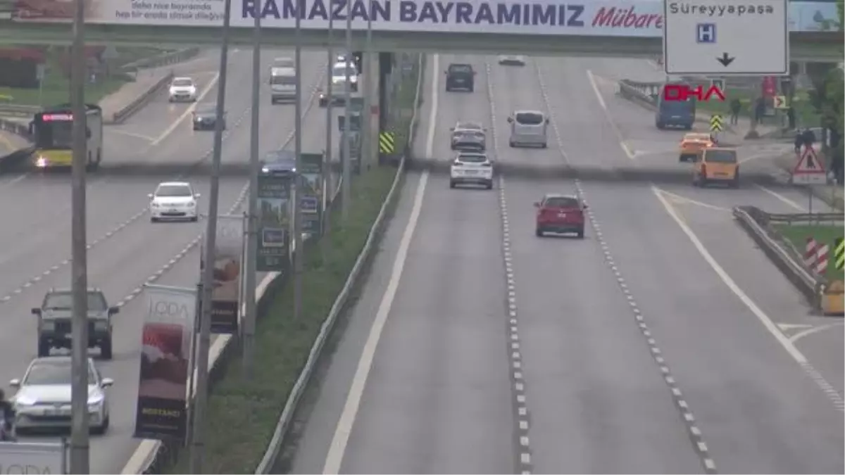 İstanbul\'da Ramazan Bayramının Birinci Gününde Yollar Boş Kaldı