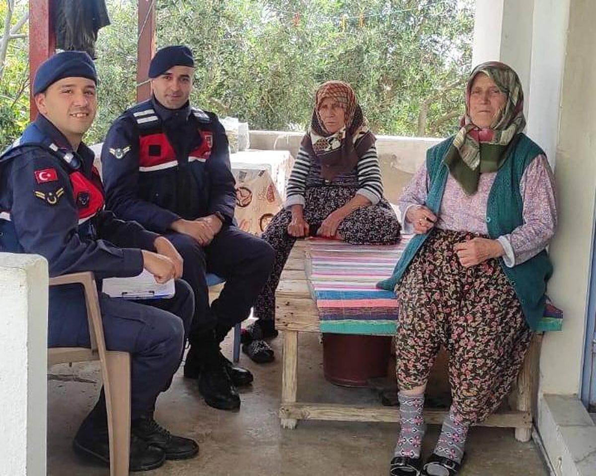 Aydın Jandarma Ekipleri Yaşlı Çınarları Unutmuyor
