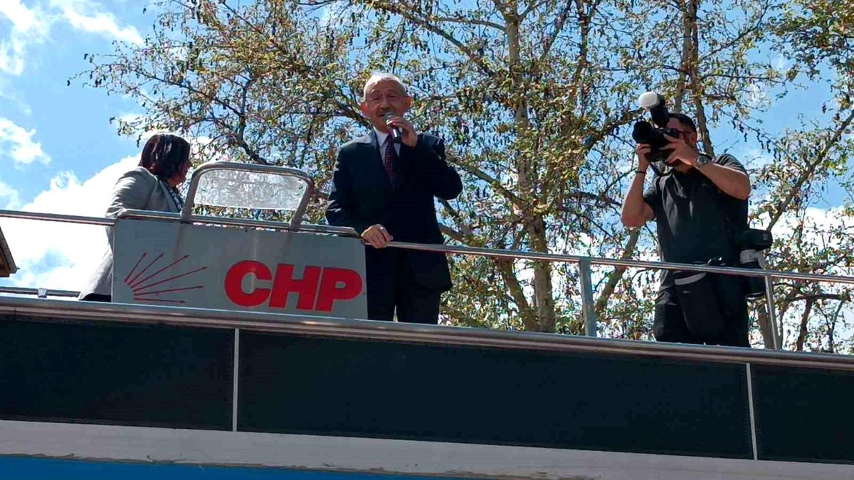 Kılıçdaroğlu Adıyaman\'da Vatandaşlarla Bayramlaştı