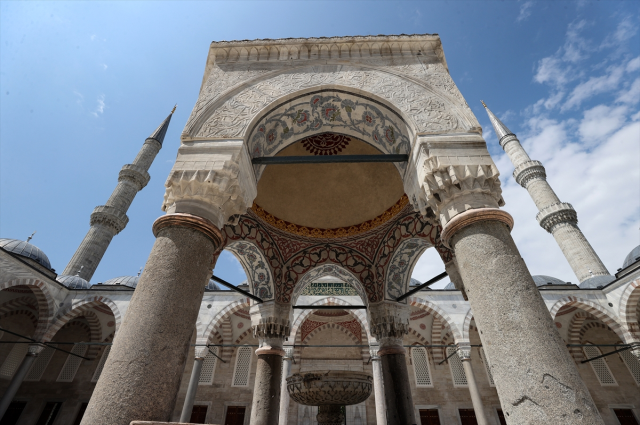 Restorasyonu tamamlandı, Sultanahmet Camii ibadete açılıyor