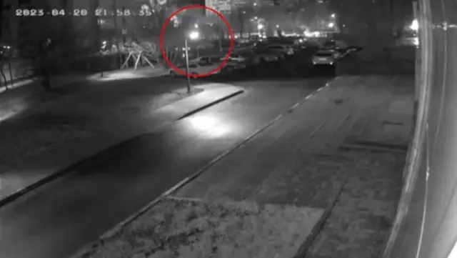 Rus uçağı Rusya'yı bombaladı! Evler ve arabalar hasar aldı, yaralılar var