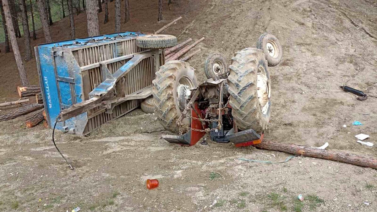 Adıyaman\'da traktör şarampole yuvarlandı: Sürücü hayatını kaybetti