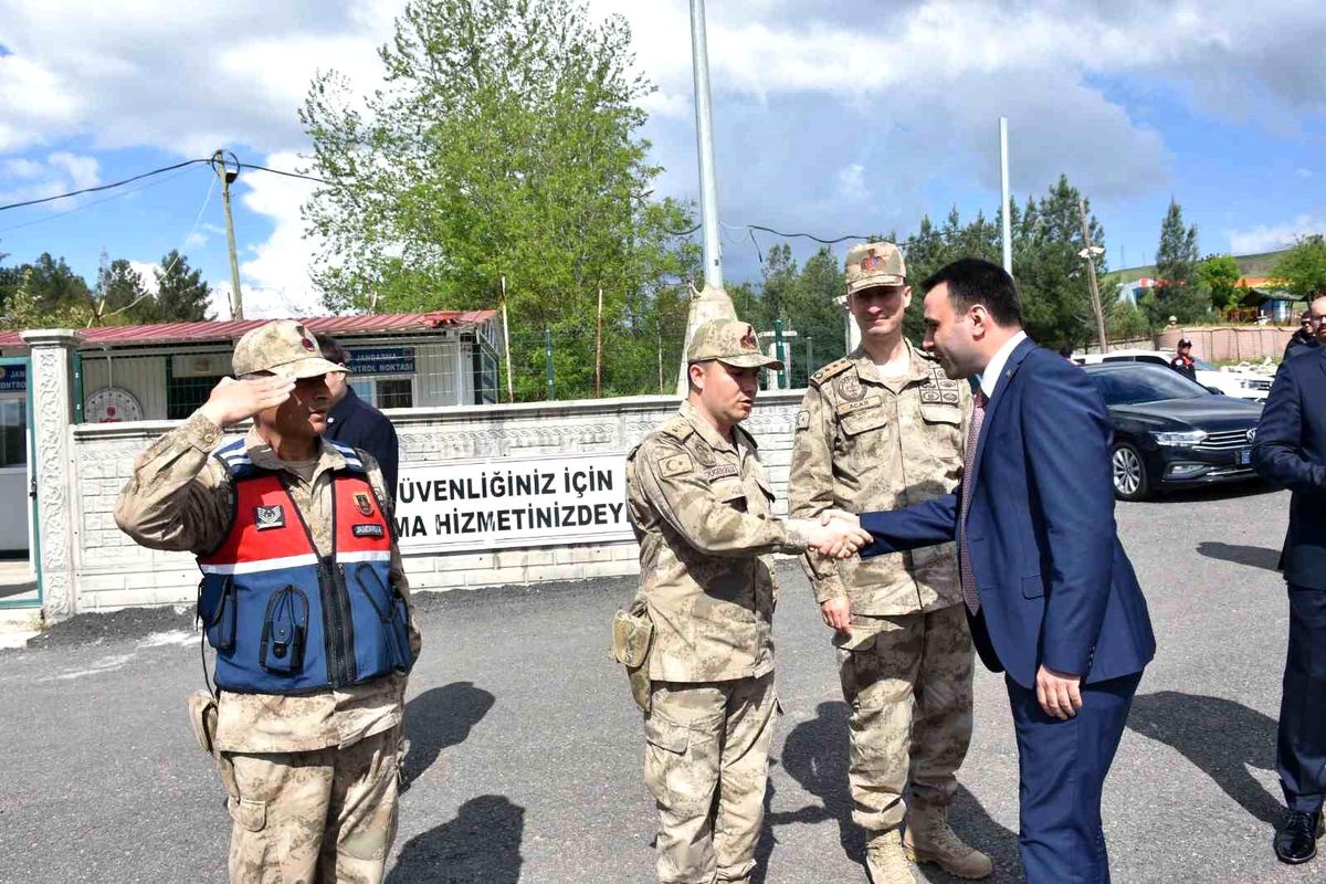 Siirt\'te şehit aileleri ve afetzede aileler yalnız bırakılmadı