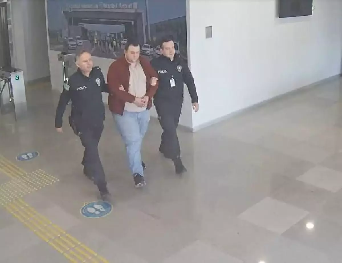 Dolandırıcılık suçundan aranan kişi İstanbul Havalimanı'nda yakalandı
