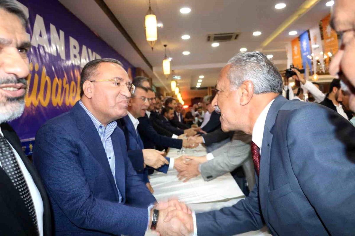 Bakan Bozdağ: Erdoğan\'ı değiştirelim diye bir araya gelenler eldeki bulgurdan olacak