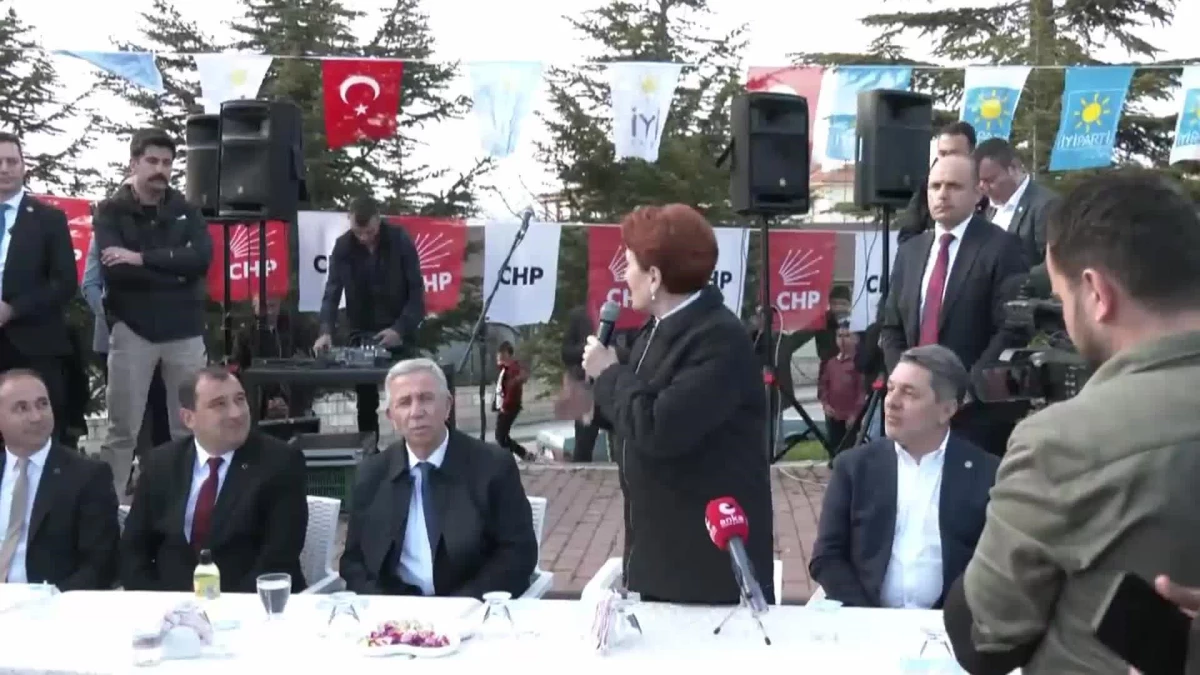 İYİ Parti Genel Başkanı Meral Akşener Ankara Elmadağda Bayramlaştı