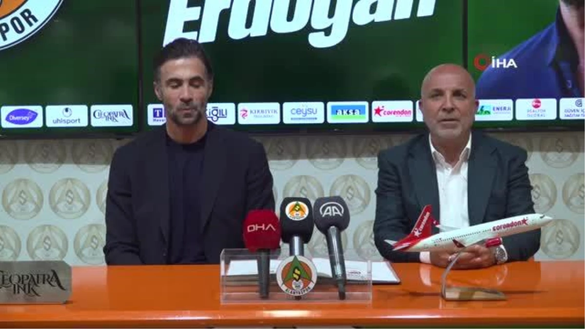 Ömer Erdoğan, Corendon Alanyaspor ile sözleşme imzaladı