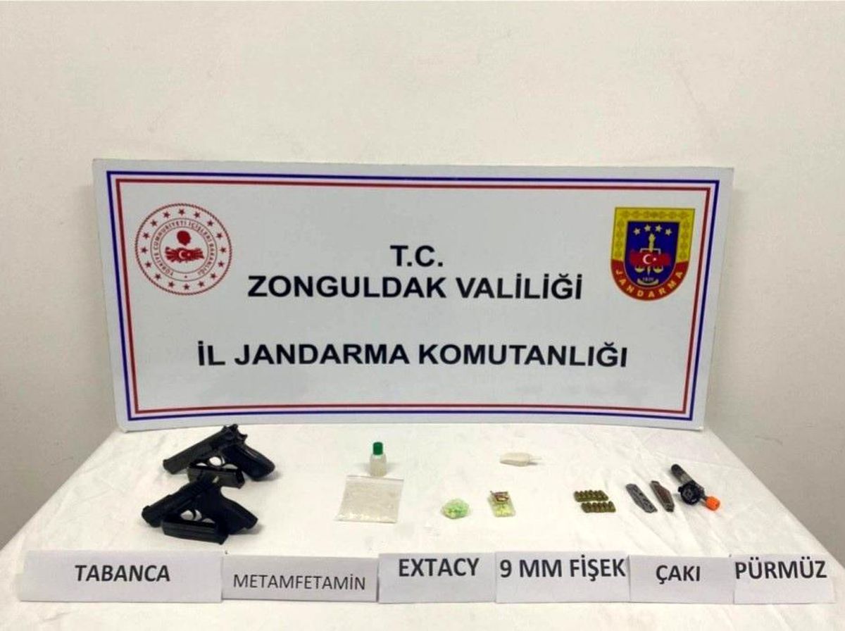 Zonguldak\'ta Uyuşturucu Operasyonu: 40 Gram Metamfetamin ve 35 Adet Extacy Hap Ele Geçirildi