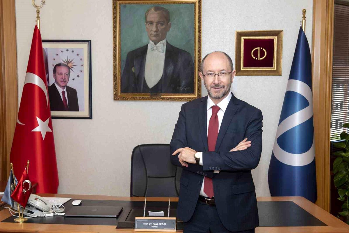 Anadolu Üniversitesi Rektörü Prof. Dr. Fuat Erdal\'dan 23 Nisan mesajı