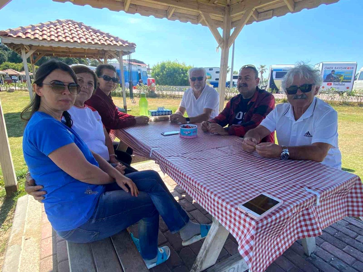 Antalya\'da Karavanlarla Bayram Kutlaması