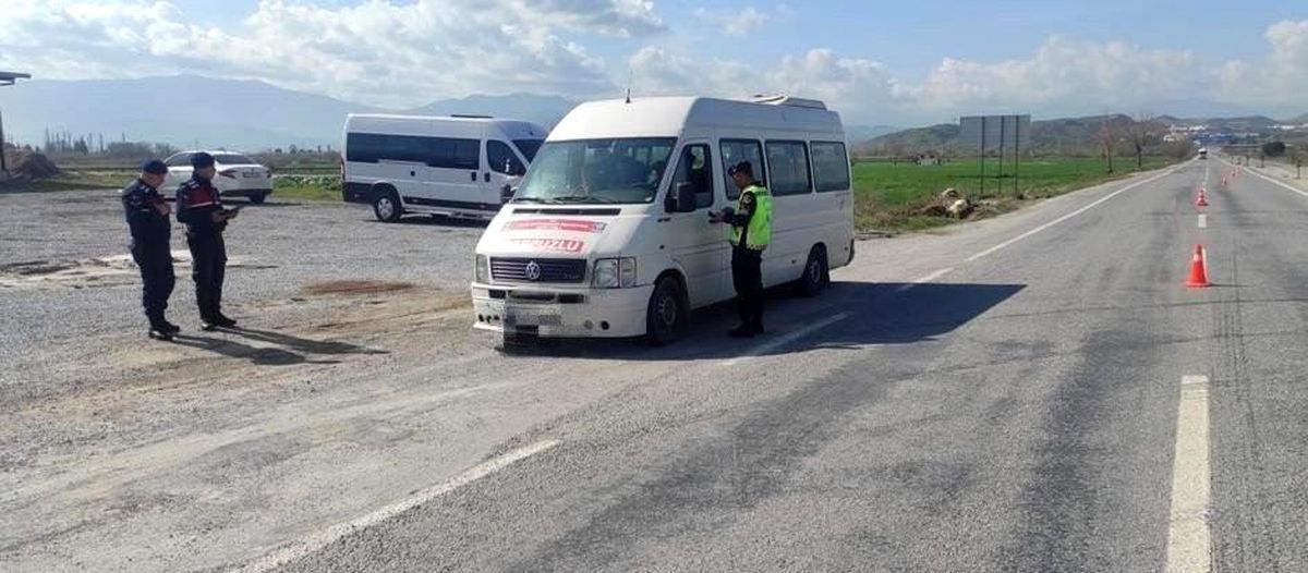 Aydın\'da Düzensiz Göçle Mücadele Operasyonu: 5 Bin 889 Şahıs Sorgulandı