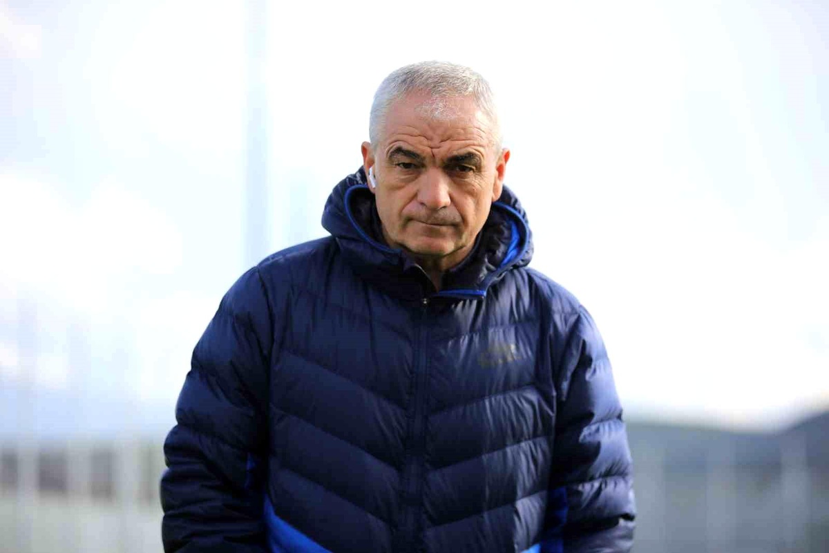 DG Sivasspor Teknik Direktörü Rıza Çalımbay: Antalya\'da Zor Maç Bekliyoruz