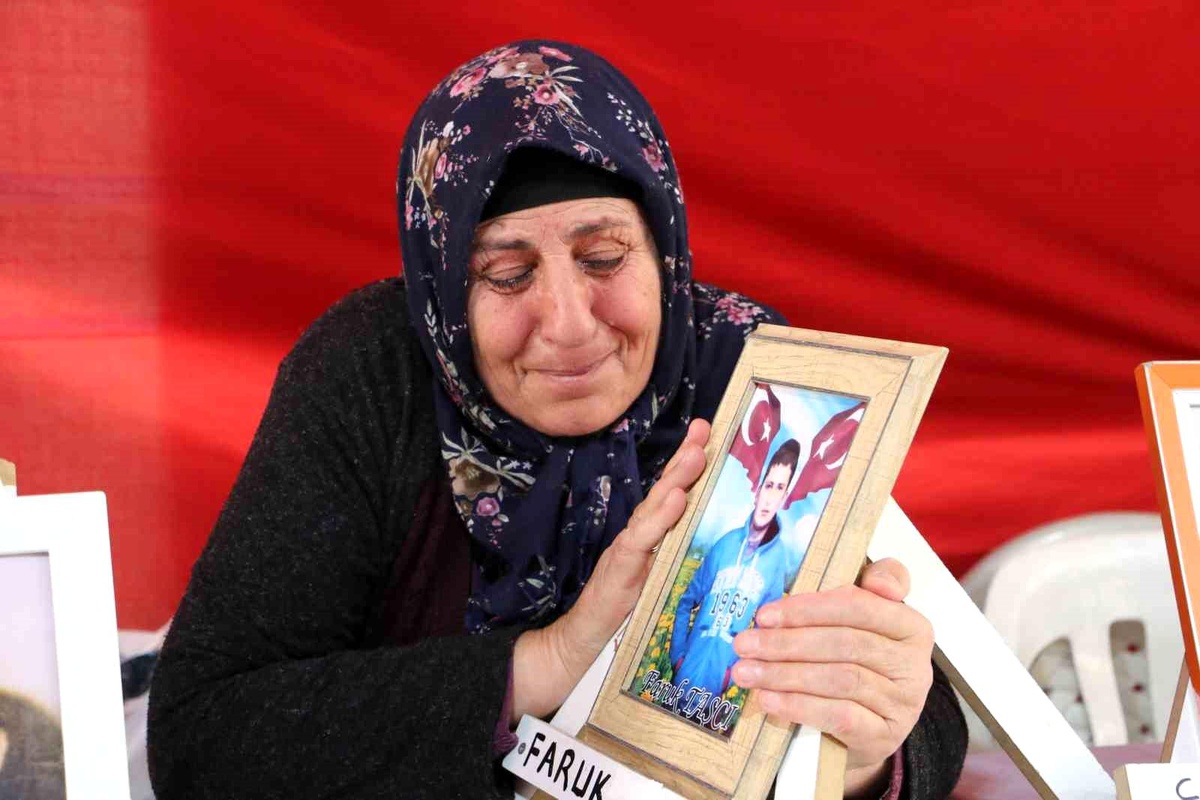 Diyarbakır Anneleri\'nin Evlat Nöbeti Devam Ediyor