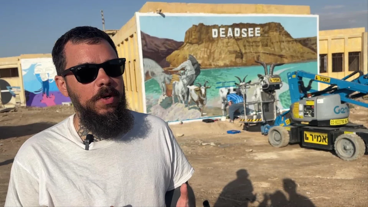 Dünya Günü\'nde Grafiti Sanatçıları Ölü Deniz\'deki Ekolojik Krize Dikkat Çekti