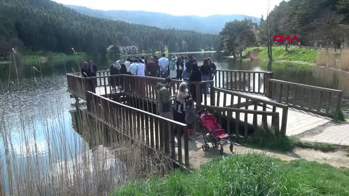 Gölcük Tabiat Parkı Ramazan Bayramı\'nda Ziyaretçi Akınına Uğradı