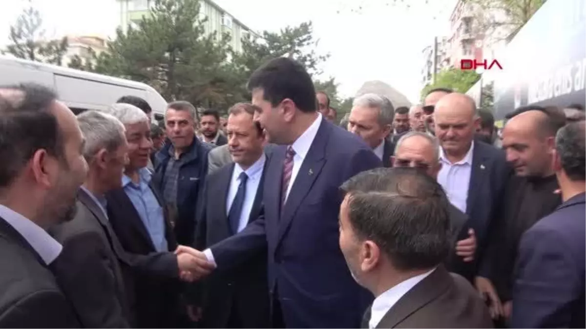 DP Genel Başkanı Gültekin Uysal Afyonkarahisar\'da CHP seçim ofisinde bayramlaştı