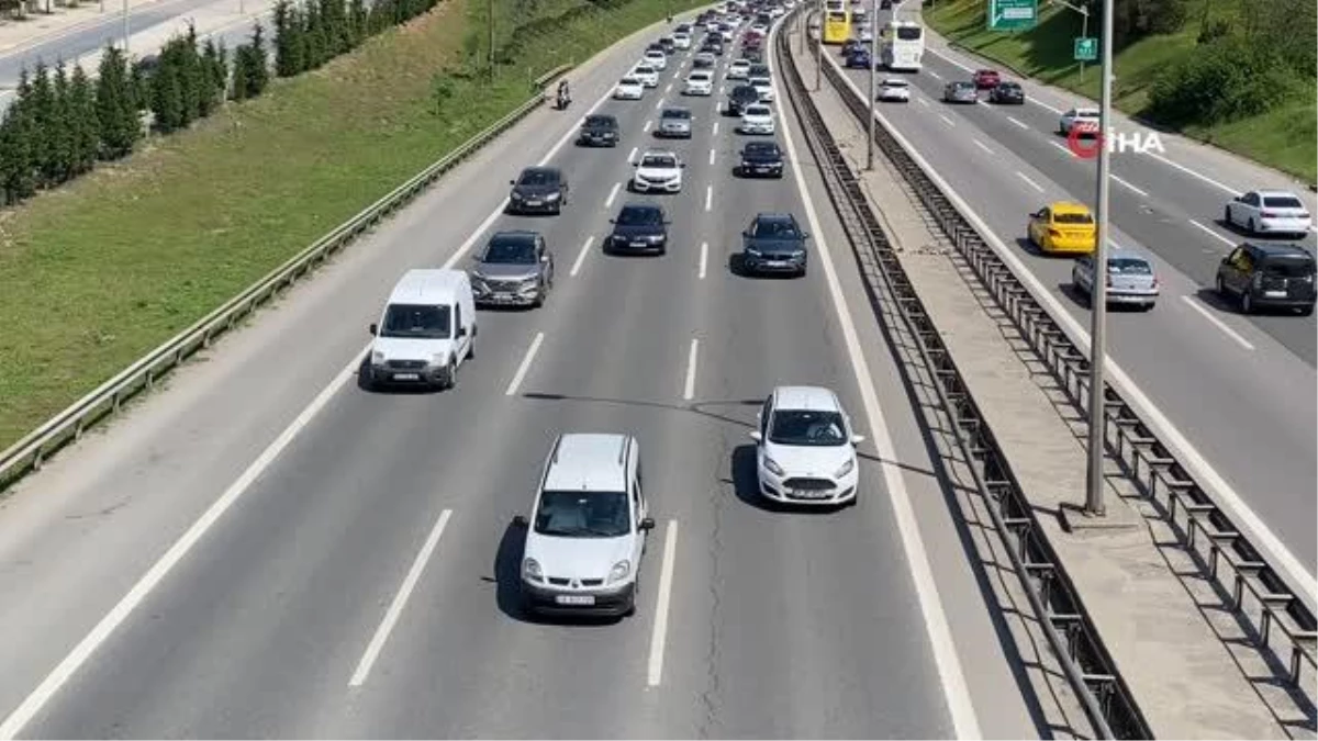 İstanbul\'da Bayram Trafik Yoğunluğu Yüzde 71\'e Ulaştı