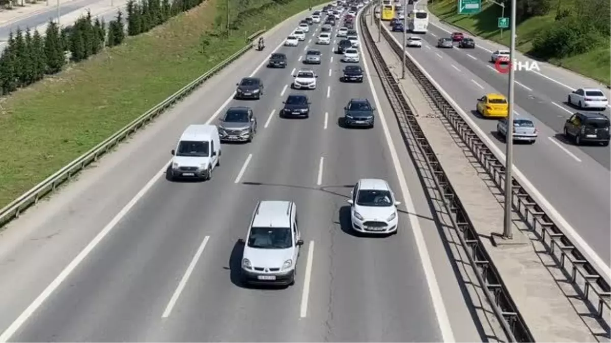 İstanbul\'da Bayram Trafik Yoğunluğu Yüzde 71\'e Ulaştı