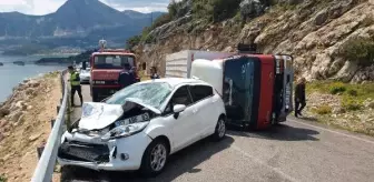 Isparta'da Kamyonet ve Otomobil Çarpıştı: 6 Yaralı