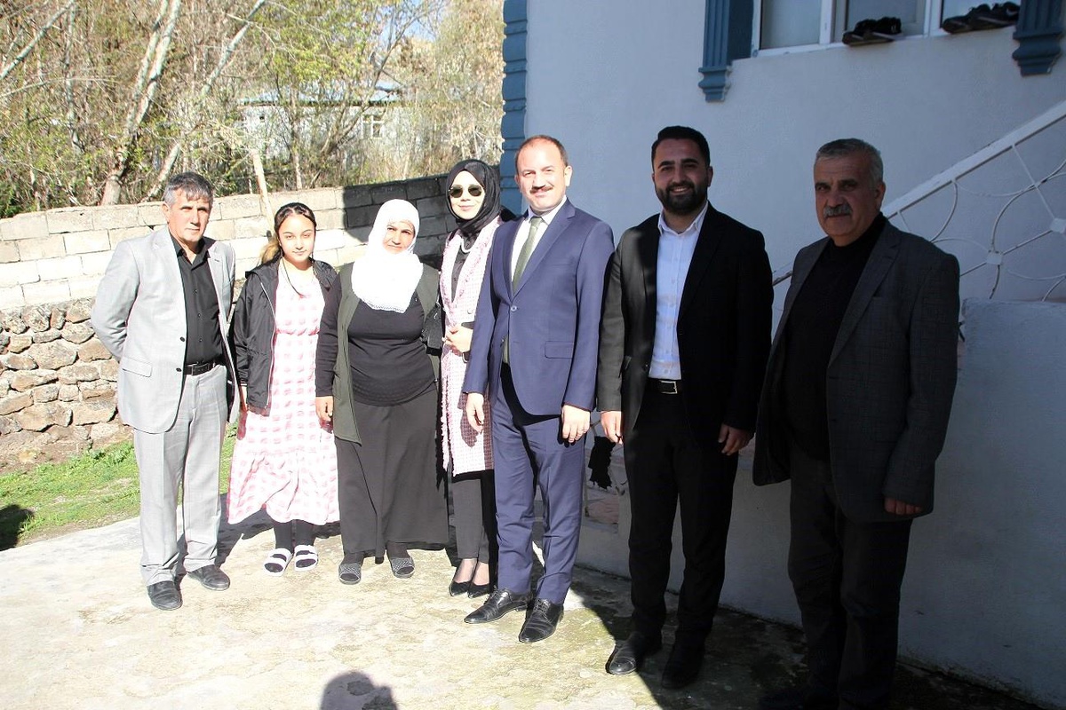 Muş Kaymakamı Göksu Bayram, Depremzedeleri, Gazi ve Şehit Ailelerini Ziyaret Etti
