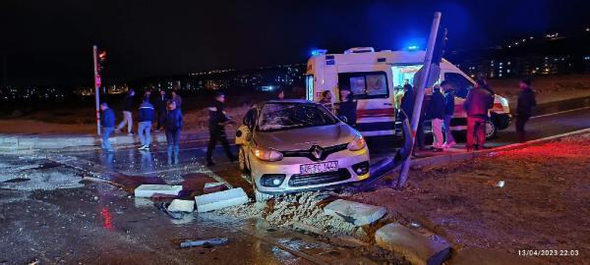Elazığ\'da TIR ile çarpışan otomobilde yaralanan kadın hayatını kaybetti