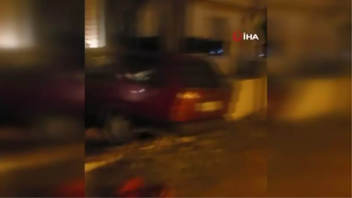 Muğla'da Kontrolden Çıkan Otomobil Bir Evdeki Balkona Çarptı