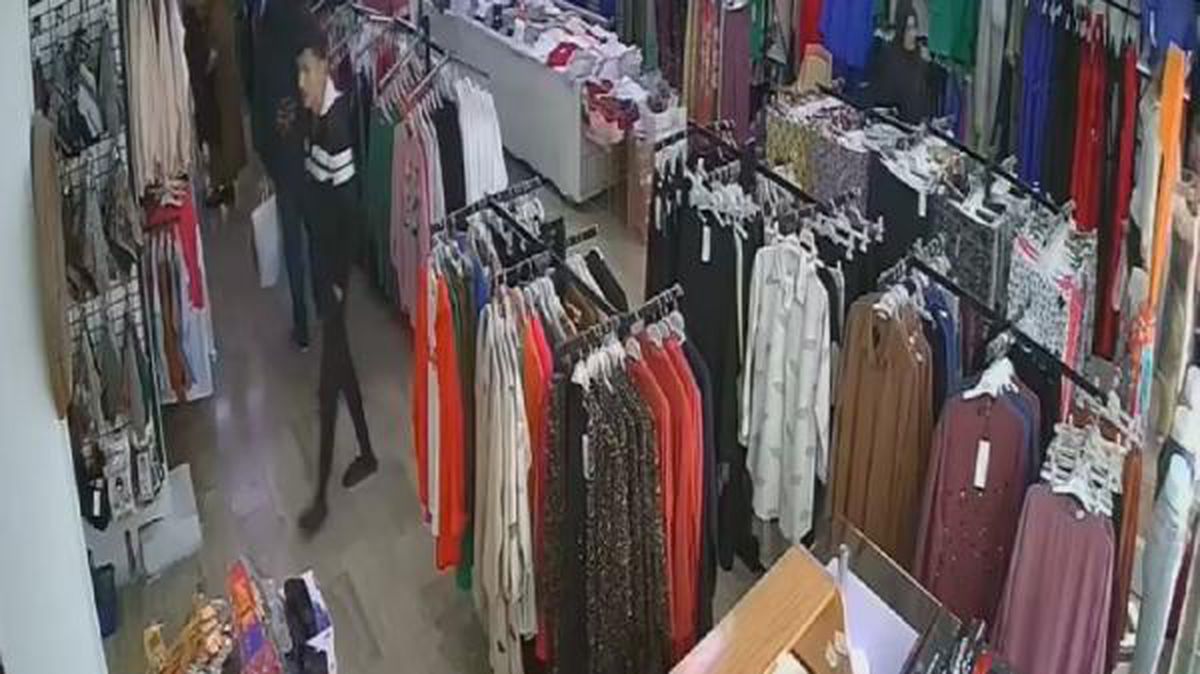 TOKAT\'ta mağazada terlik çıkarıp ayakkabı çalan şüpheli aranıyor