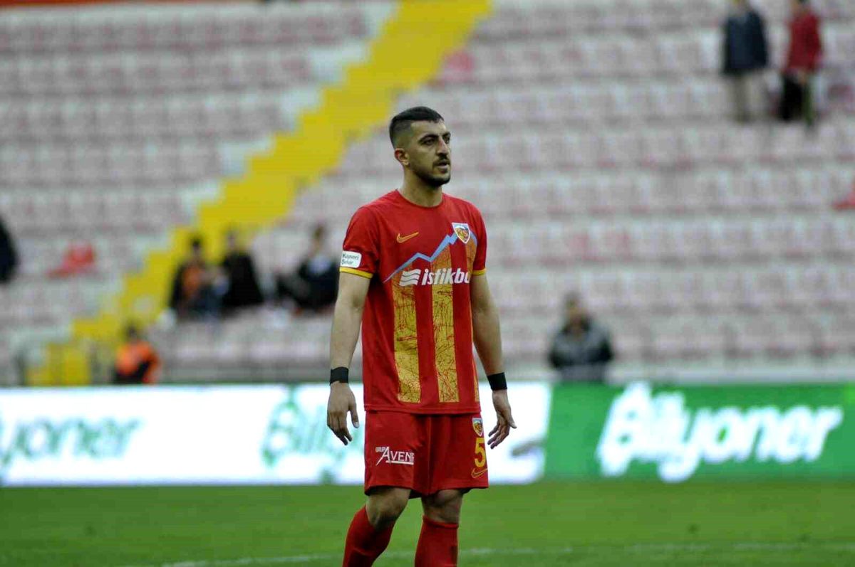 Yukatel Kayserispor\'un İranlı stoperi Majid Hosseini 2 maç ceza aldı
