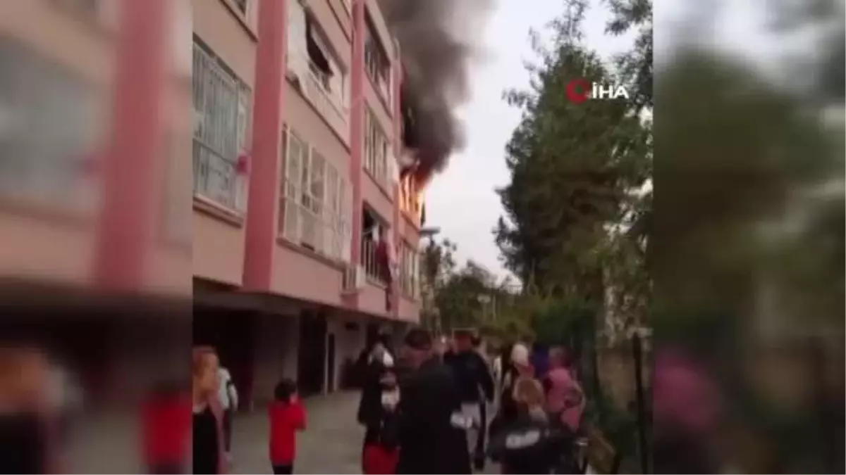 Mersinde üçüzlerin bulunduğu ev alev alev yandı: 2 çocuk hayatını kaybetti