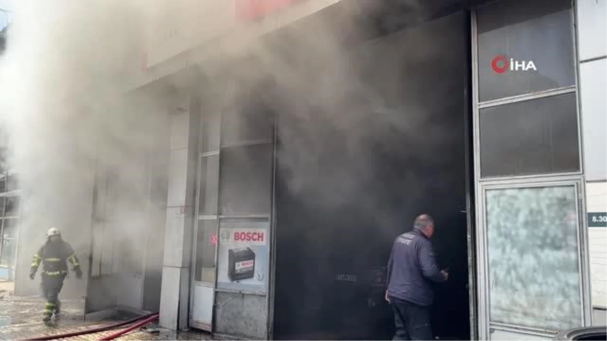 Düzce\'de Sanayi Sitesinde Yangın: 2 Dükkan ve Otomobil Kullanılamaz Hale Geldi