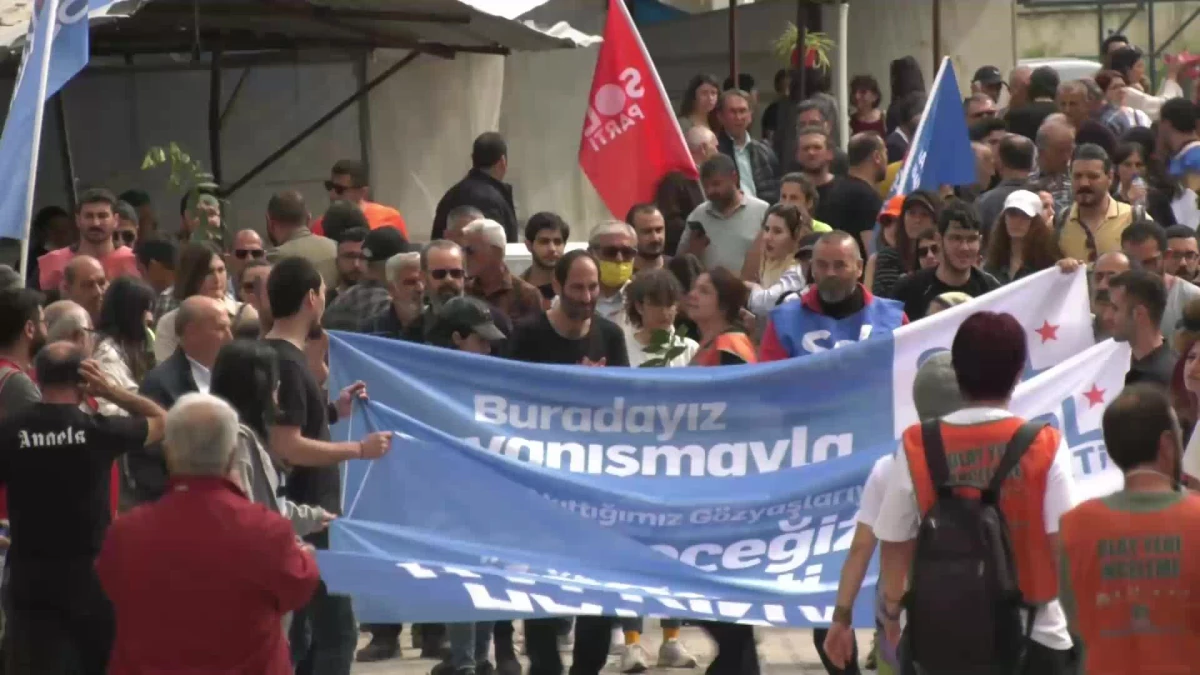 SOL Parti, Hatay\'da depremde hayatını kaybedenler anısına yürüyüş düzenledi