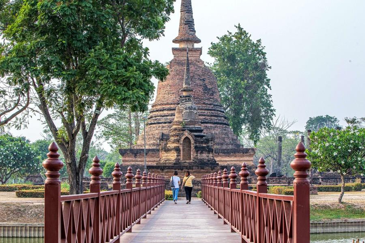 Tayland\'daki Tarihi Sukhothai Kasabası Turizm İçin Odak Noktası
