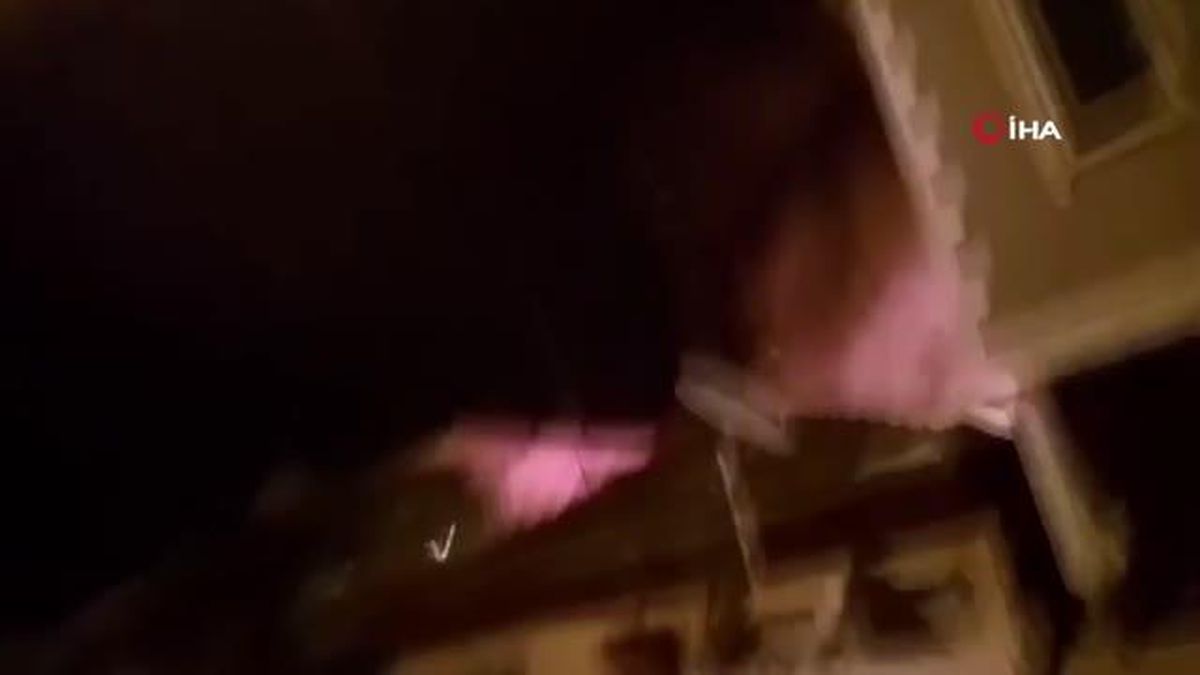 Tek katlı ev alev alev yandı, mahalleliyi sokağa döktü