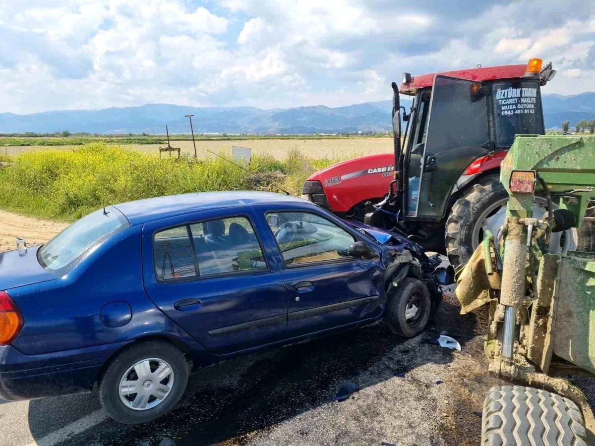 Nazilli\'de traktör ve otomobil çarpıştı: 1 yaralı