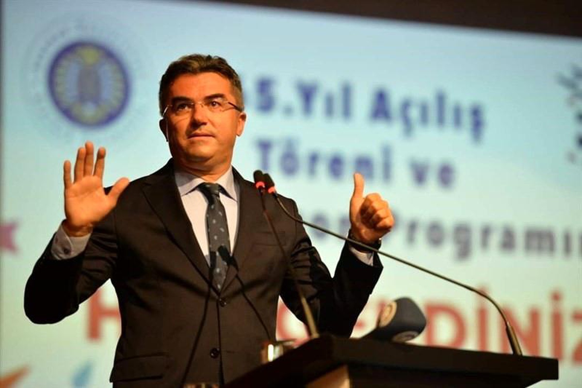 Erzurum Valisi Okay Memiş 23 Nisan Ulusal Egemenlik ve Çocuk Bayramı için mesaj yayınladı
