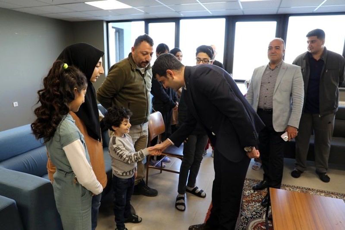 Ağrı Vali Yardımcısı İbrahim Şenkon Depremzedeleri Ziyaret Etti