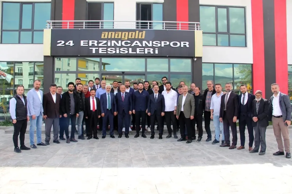 AK Parti Milletvekili Adayları 24Erzincanspor\'a Moral Ziyaretinde Bulundu