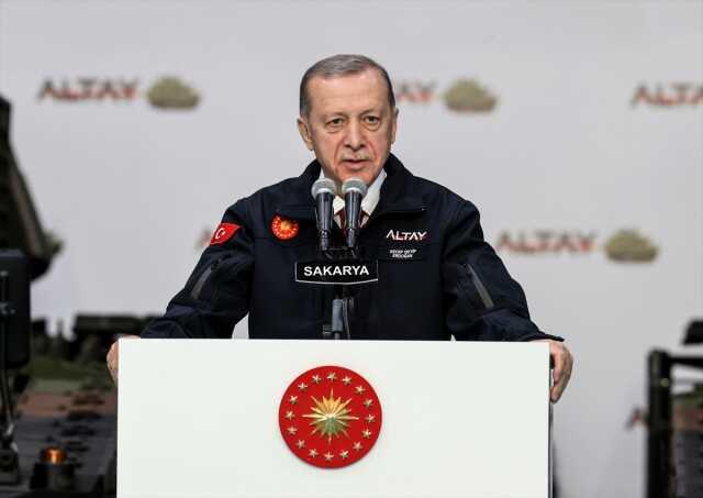 Altay tankının TSK'ya teslim töreninde Cumhurbaşkanı Erdoğan'dan 'Katar'a sattık' eleştirilerine yanıt: Adamın hayatı yalan
