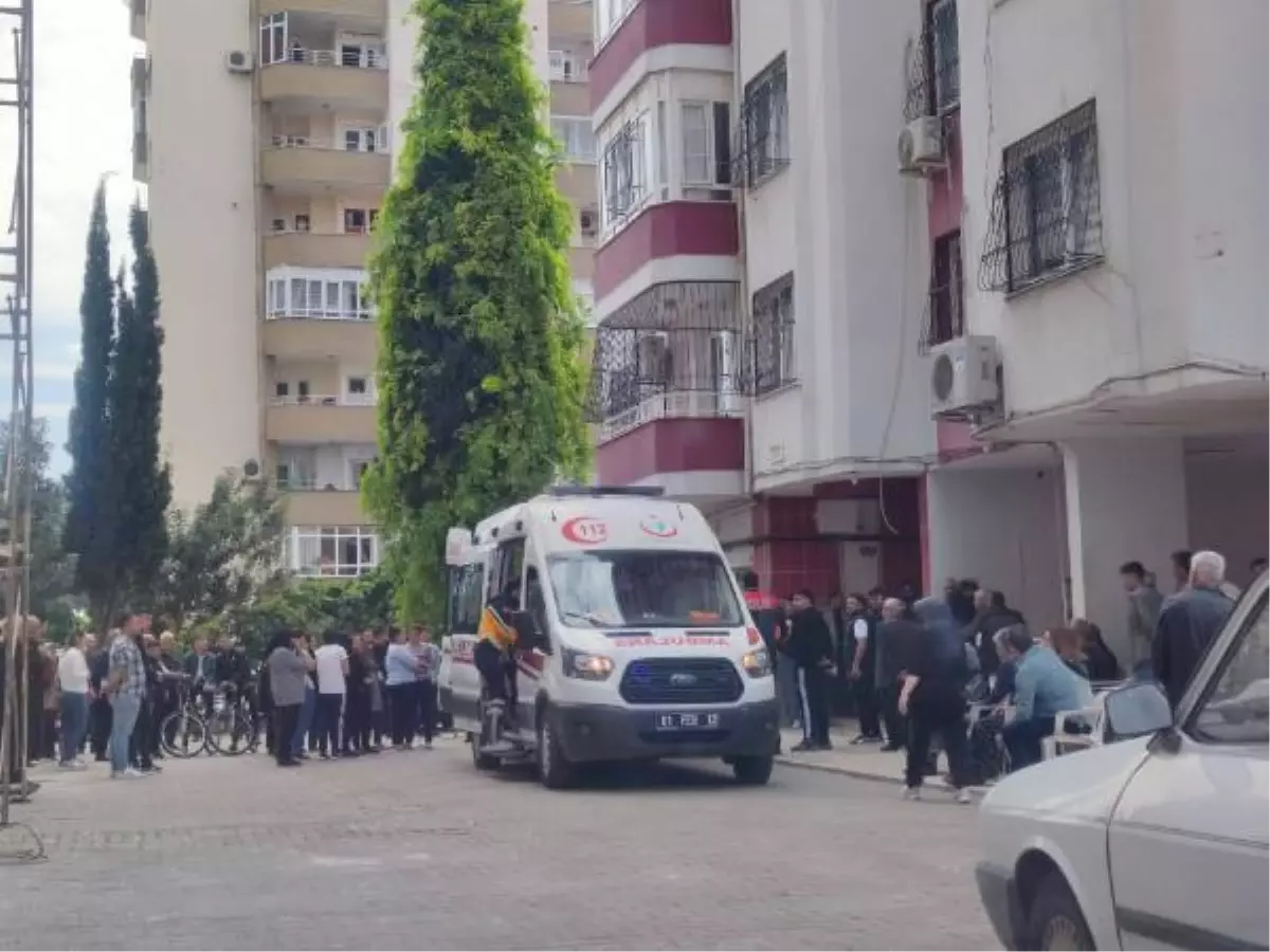 Kadın ve bir kişi tabancayla vuruldu, eski eşi olayı kendisinin gerçekleştirdiğini söyledi